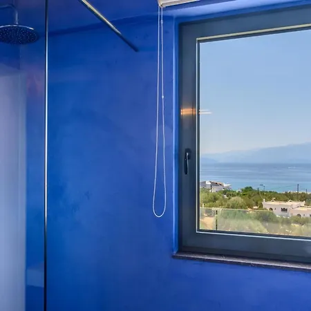 Apartment Roots In Crete